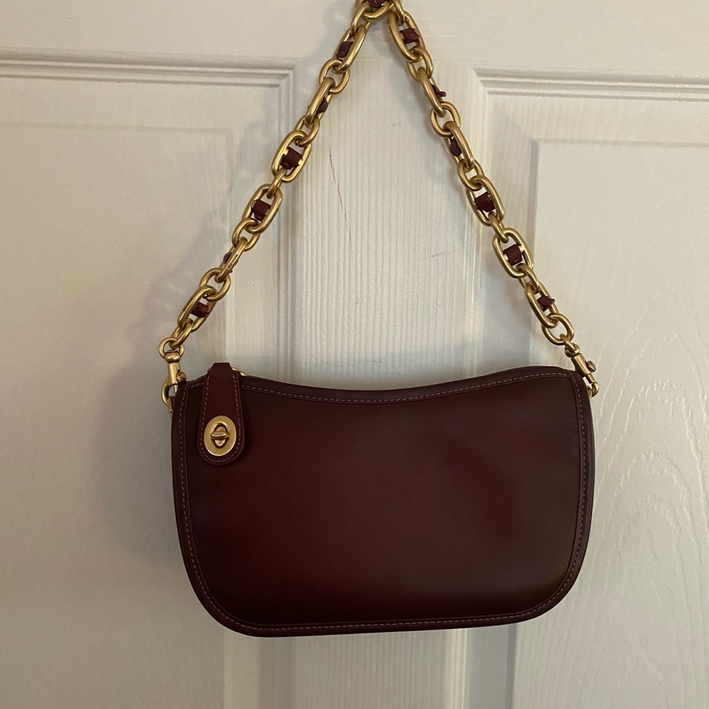 Coach swinger bag with chain